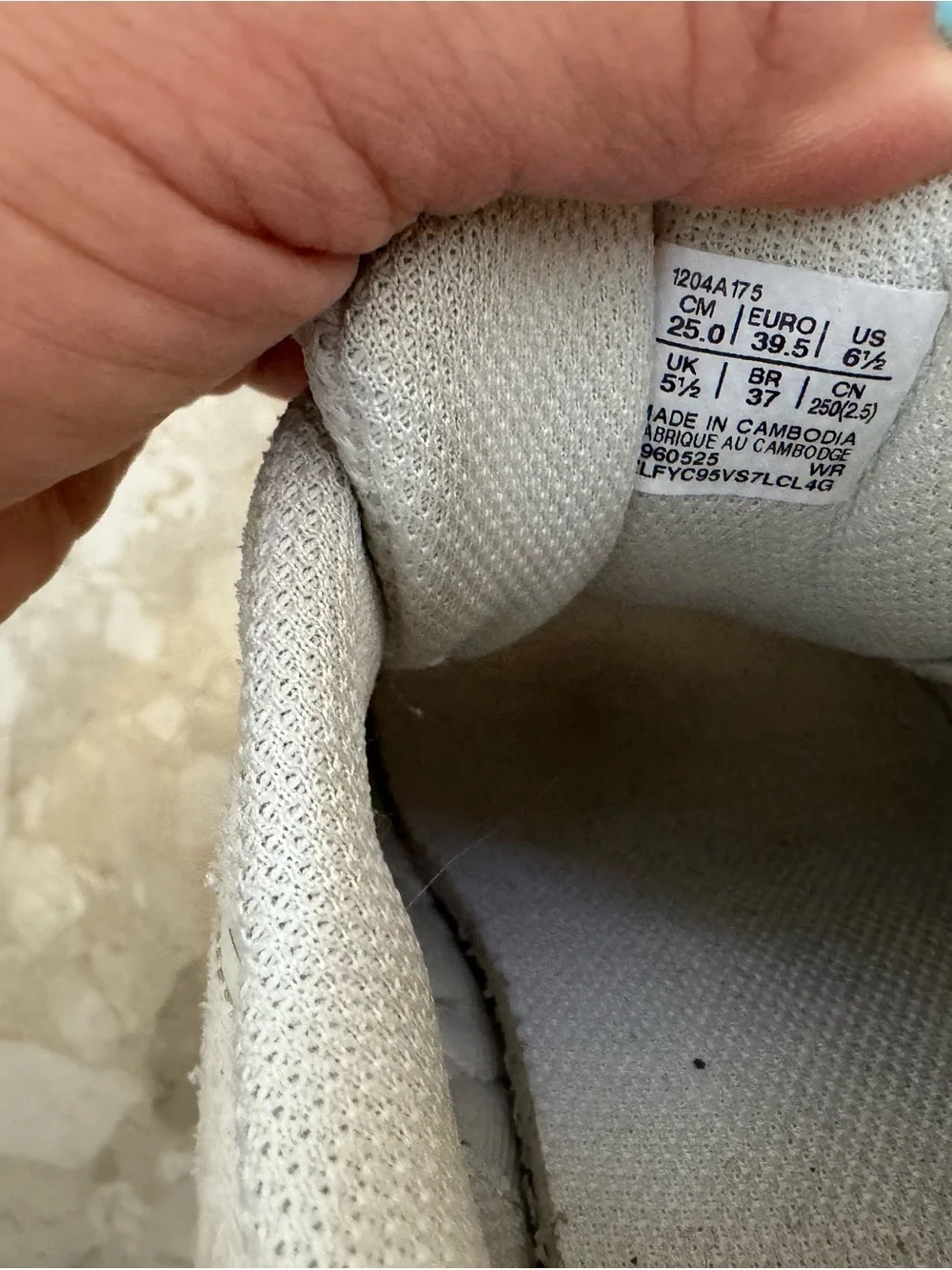 Asics classic kids